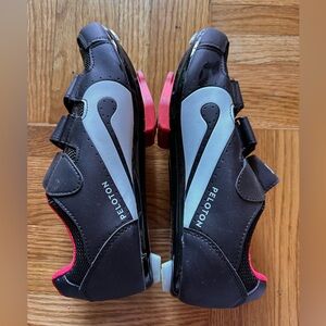 Peloton clip in cycling shoes women’s 8-8.5